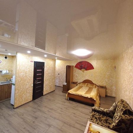 Большая 3 Комнатная Квартира Cherkasy Luaran gambar