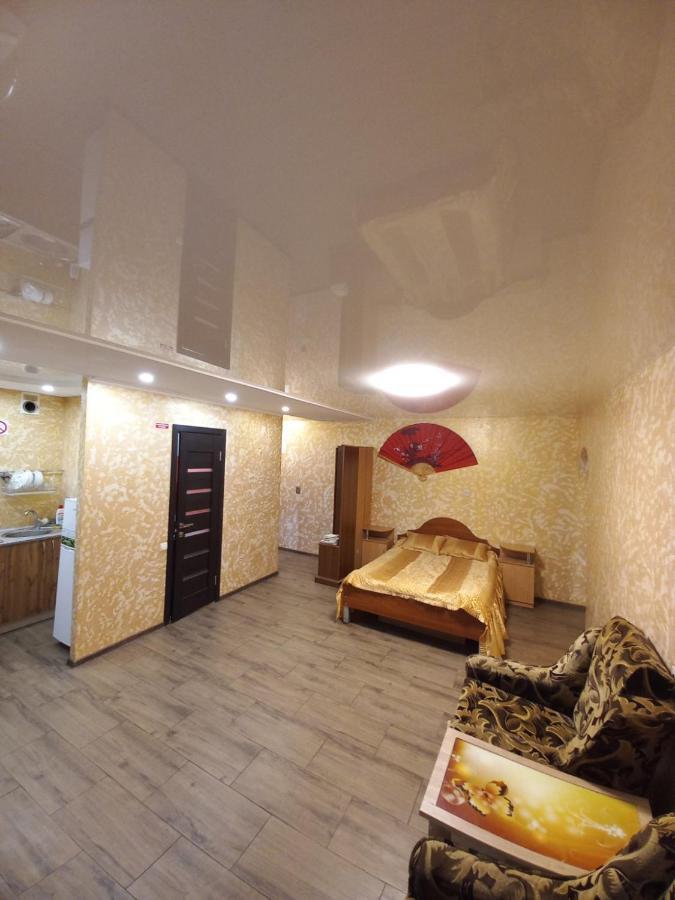 Большая 3 Комнатная Квартира Cherkasy Luaran gambar