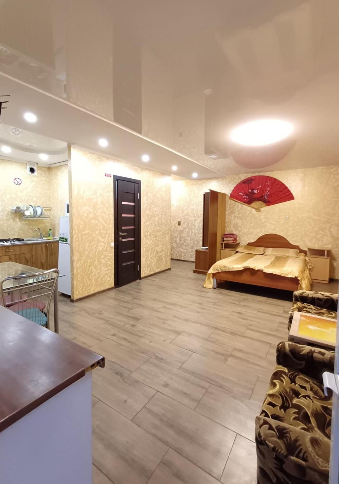 Большая 3 Комнатная Квартира Cherkasy Luaran gambar